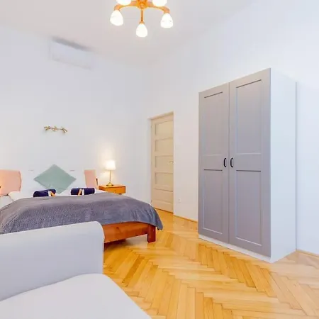 Bartok Boulevard By Nw Lejlighed *