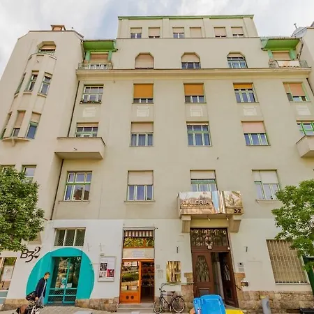 Daire Bartok Boulevard By Nw *