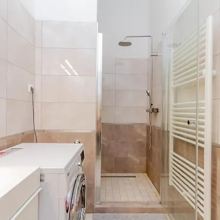 Bartok Boulevard By Nw * Budapeşte